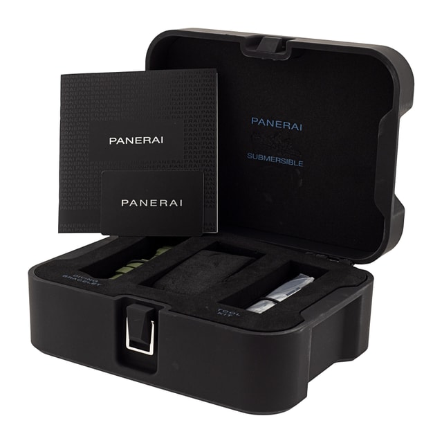 Panerai Submersible PAM00968 Image 5